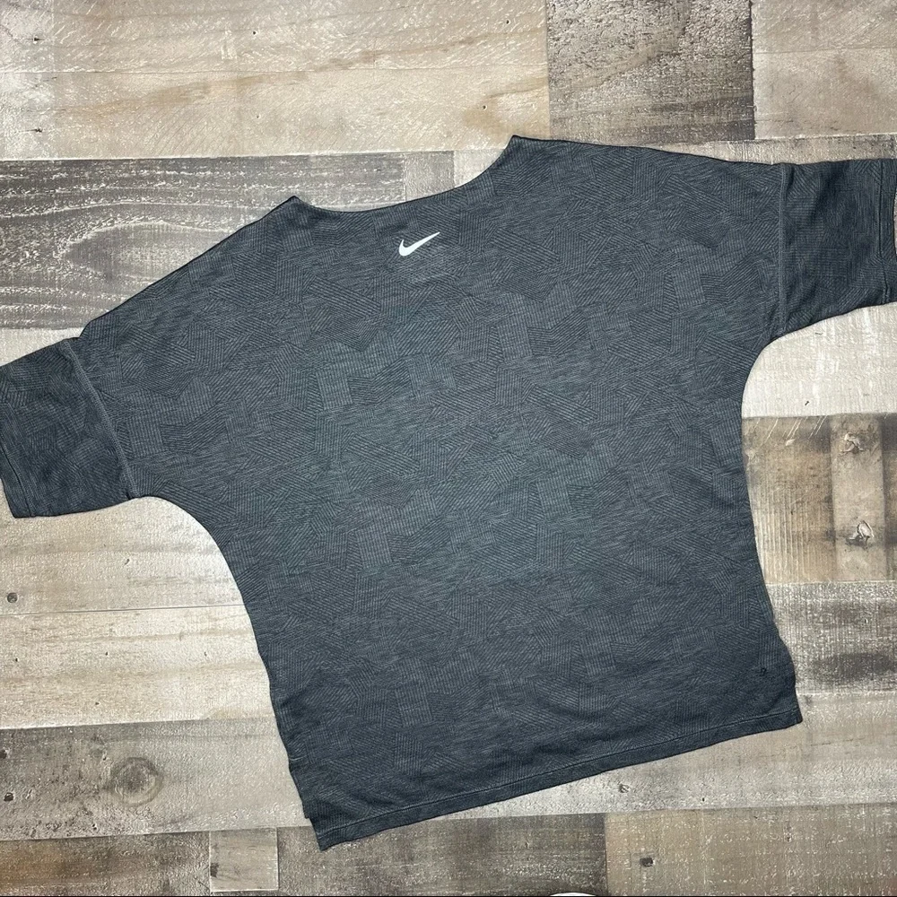 Nike Dri Fit Active Short Sleeve Top size XS